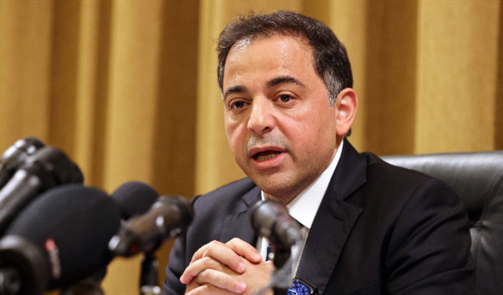 منصوري وسياسة الانفتاح العربي: تكتيك ناجح؟ أم تمرير وقت؟!