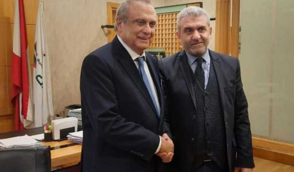 الوزير بيرم مستقبلاً حبيب