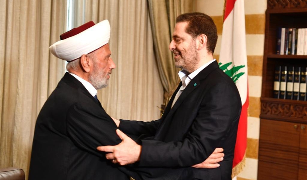 لقاء حار بين الرئيس الحريري والمفتي دريان في بيت الوسط (طلال سلمان)