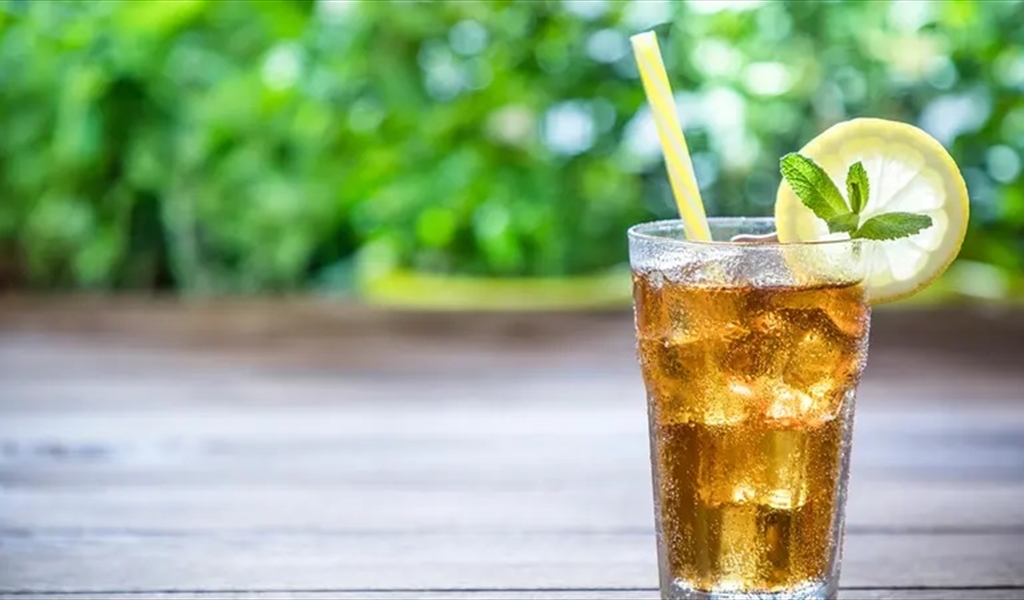 مشروبات الدايت ترفع وتيرة ضربات القلب.. وخبراء ينصحون بتجنُّبها