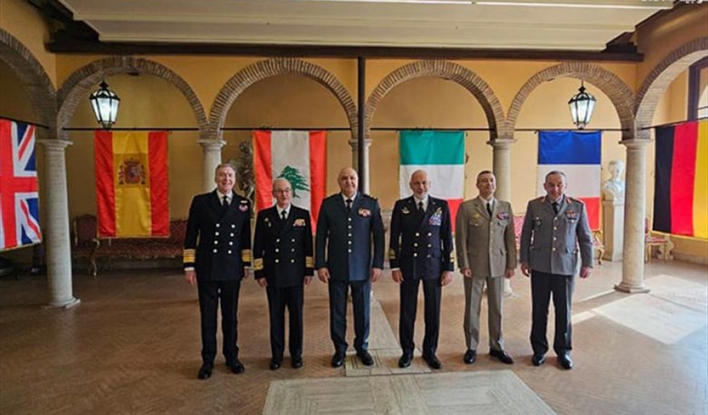 العماد عون متوسطاً قادة الجيوش المشاركة في اجتماع  روما لدعم الجيش اللبناني