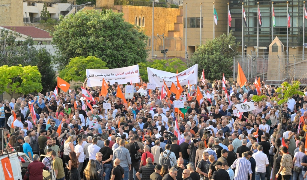 التظاهرة البرتقالية وسط بيروت احتجاجاً على الهبة الأوروبية لبقاء النازحين (طلال سلمان)