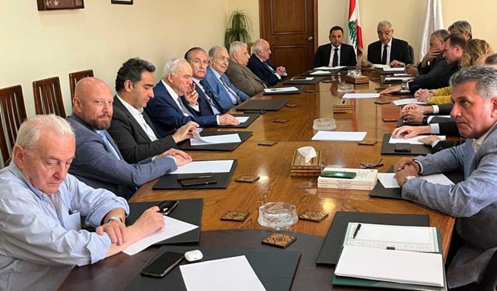 منصوري خلال لقائه الرابطة المارونية