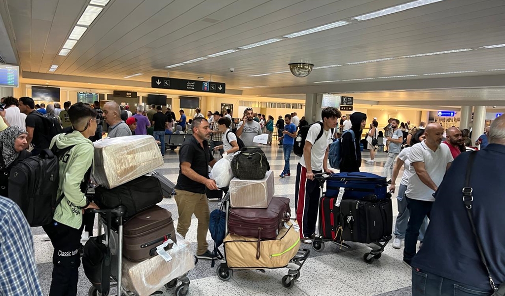 زحمة واصلين في مطار رفيق الحريري الدولي (تصوير: محمود يوسف)