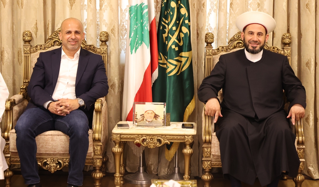 القنصل الجوزو خلال زيارته المفتي غزاوي