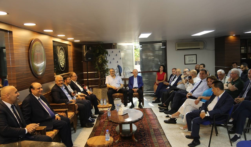 جانب من المشاركين في لقاء الاربعاء البيروتي