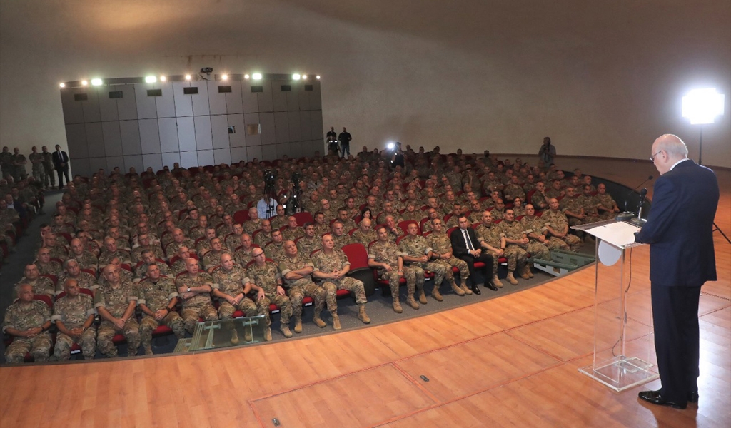 الرئيس ميقاتي يتحدث أمام العسكريين في اليرزة لمناسبة عيد الجيش (مديرية التوجيه)