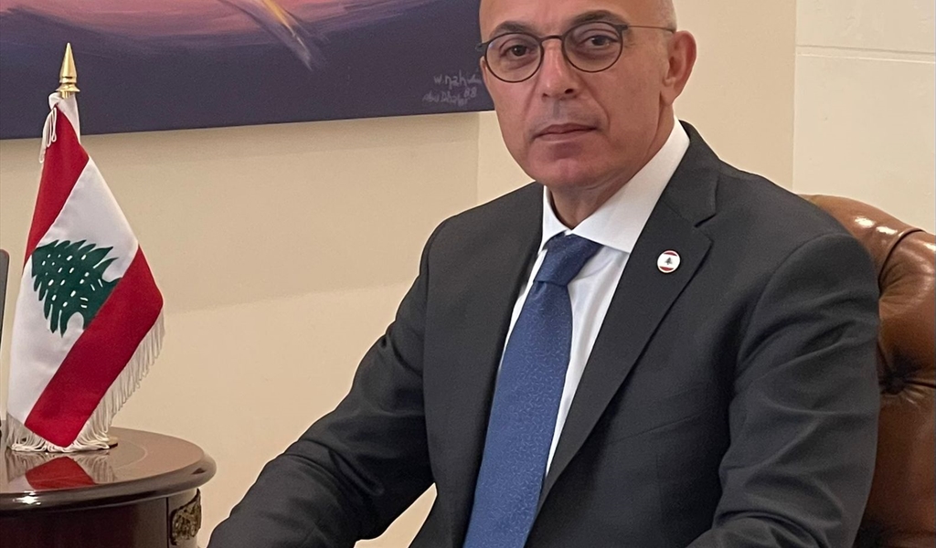 سفير لبنان في الإمارات فؤاد دندن