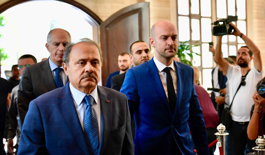 دور فرنسي طليعي لوقف النار