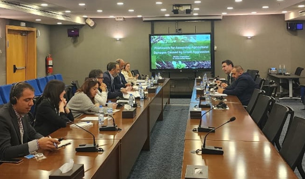 وزير الزراعة خلال الاجتماع