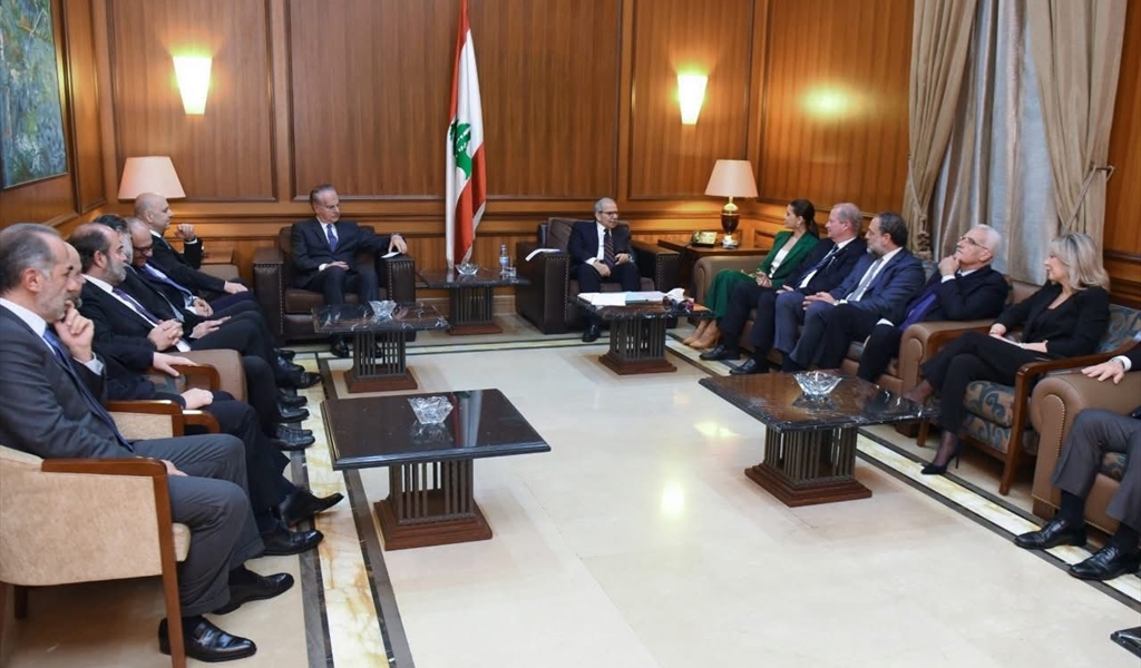 الرئيس المكلف خلال لقائه كتلة «الجمهورية القوية» (طلال سلمان)