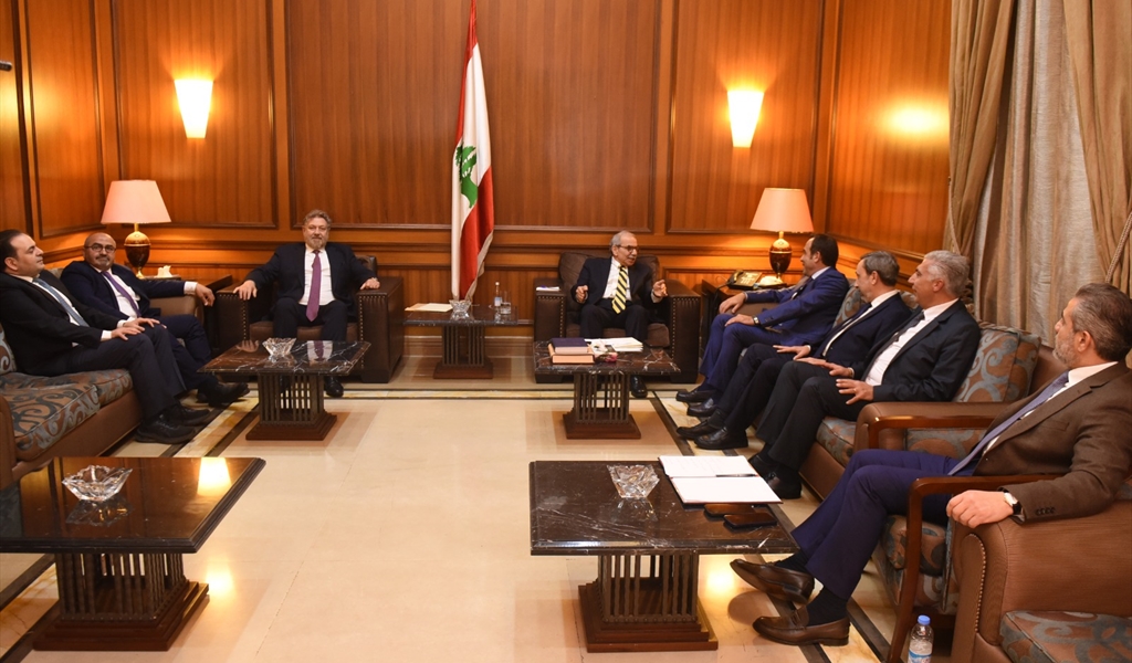 الرئيس سلام مع كتلة لبنان الجديد النواب (طلال سلمان)