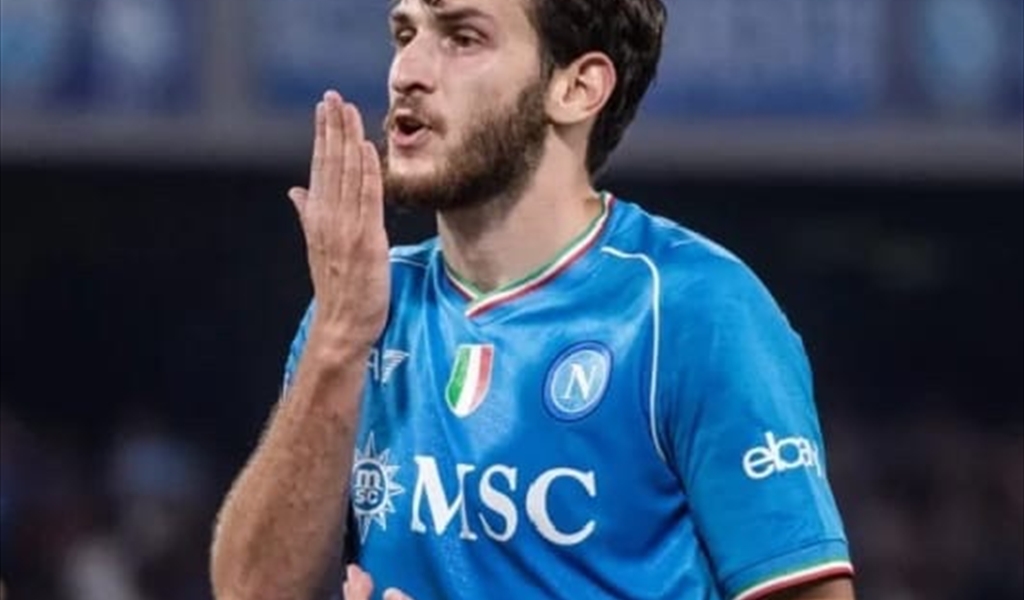 خفيتشا كفاراتسخيليا الى باريس سان جيرمان