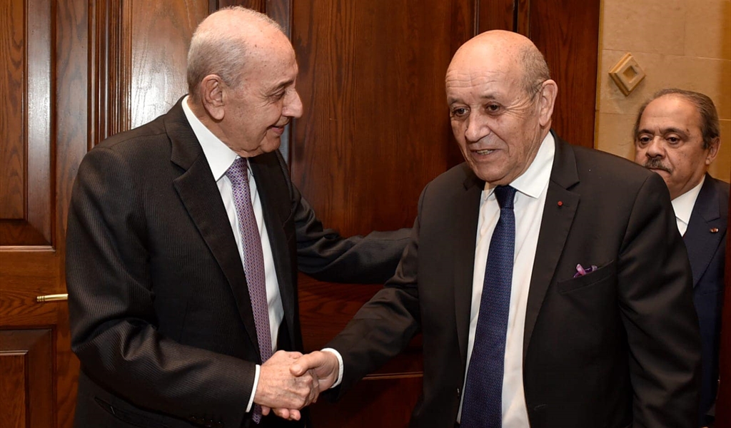 الرئيس بري مرحباً بلودريان في عين التينة (محمود يوسف)