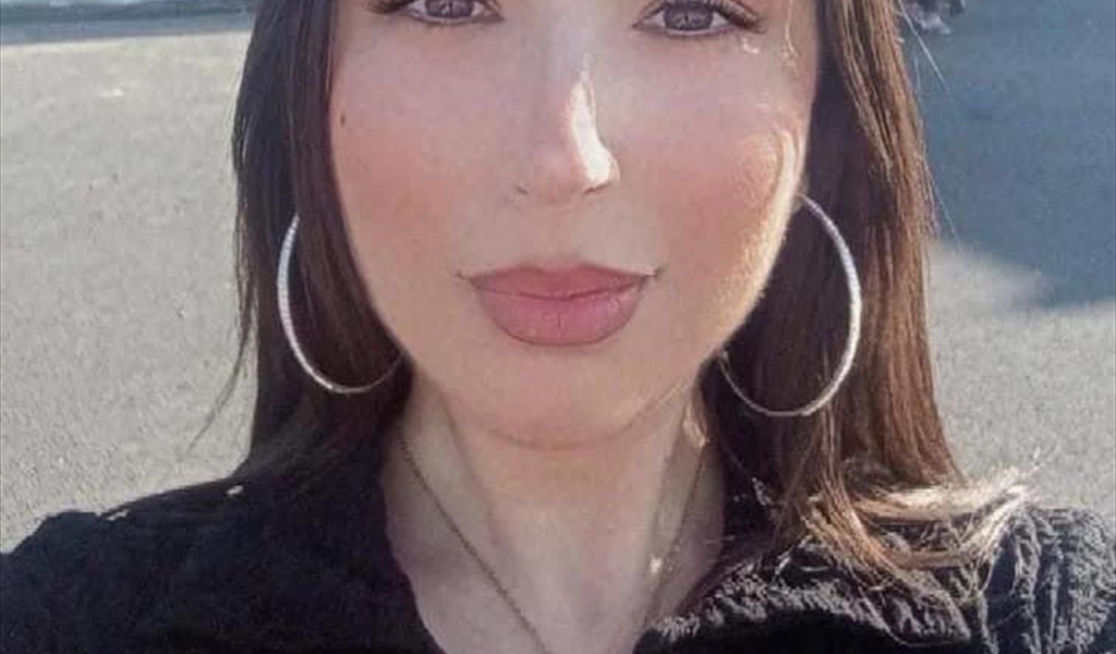 في حضن الغيم «عرض داخل مناطق العشق»