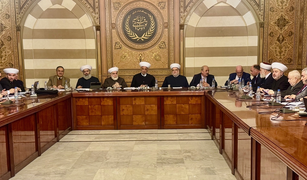 المفتي دريان مترئساً اجتماع المجلس الشرعي (محمود يوسف)