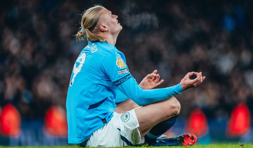 مانشستر سيتي يسقط تشلسي ليلة تعثر اتلتيكو وتعزيز نابولي صدارته..