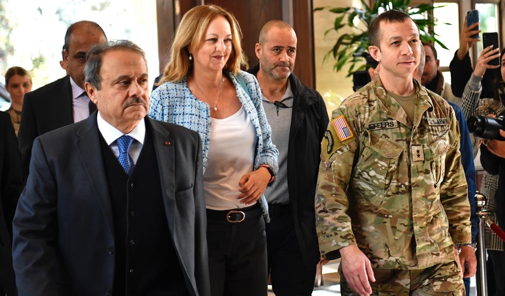 رئيس لجنة مراقبة تنفيذ وقف النار وجونسون في عين التينة