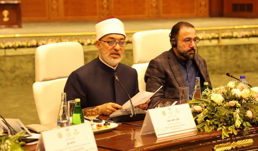 مفتي مصر يؤكّد: حين تخلّت المرأة عن التعليم تخلّفت الأمّة بأسرها