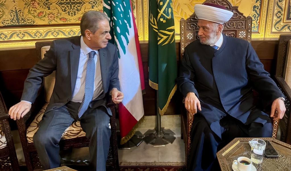 المفتي دريان مستقبلاً عبد العزيز