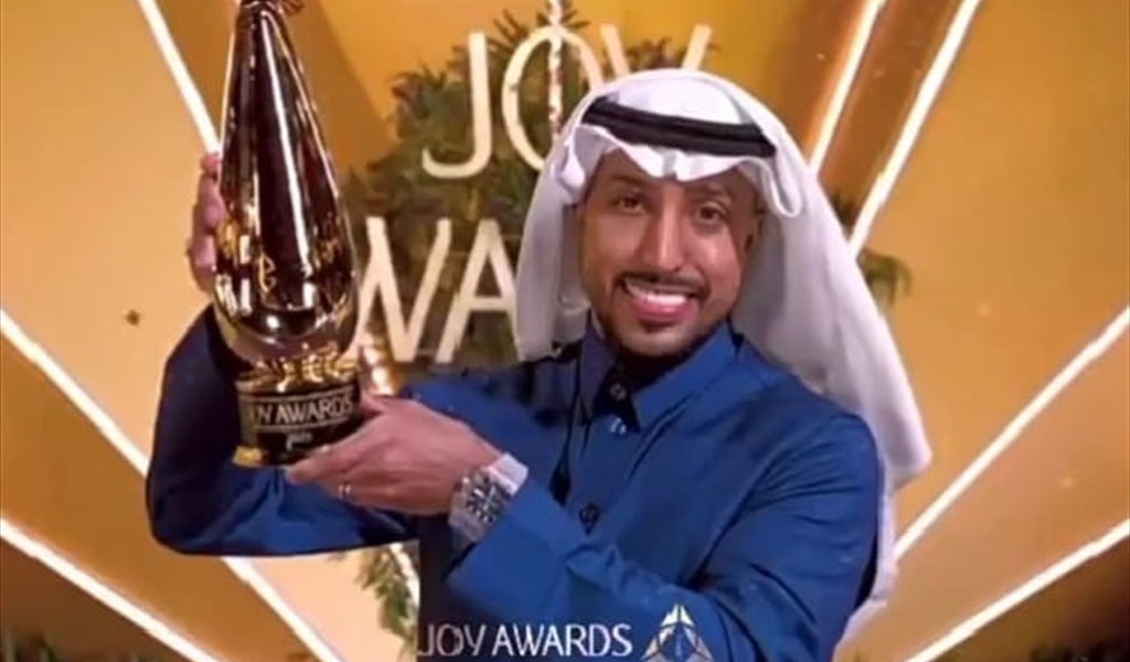 تتويج سعودي مزدوج للثنائي الدوسري وهتان السيف بجوائز "جوي أووردز"