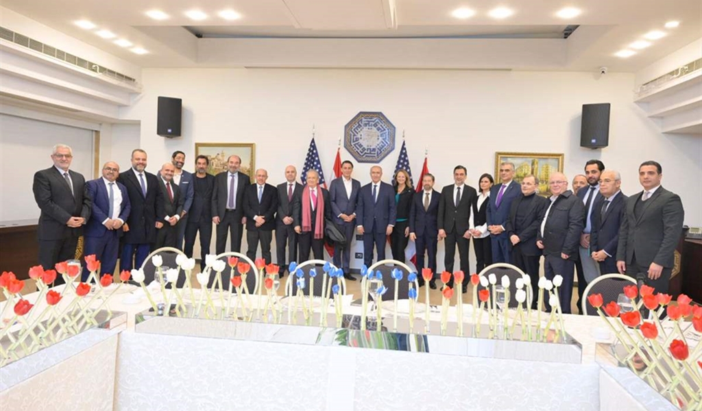 بالصور- لقاء بين هوكشتاين وعدد من النواب في دارة مخزومي: قائد الجيش ليس المرشح الوحيد