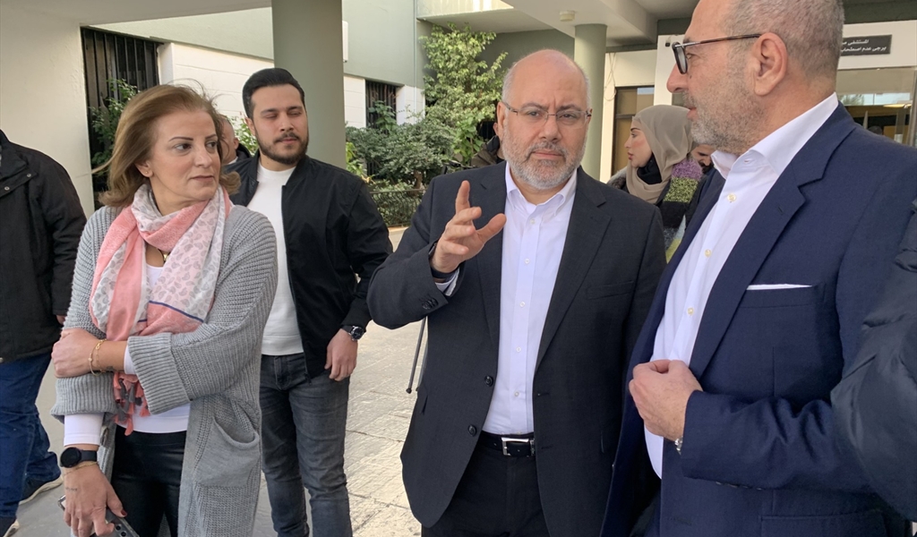 وزير الصحة خلال الجولة في النبطية