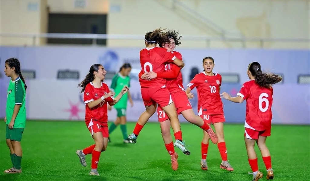 ناشئات لبنان يسحقن سوريا ويتوجن بطلات لغرب آسيا لكرة القدم..