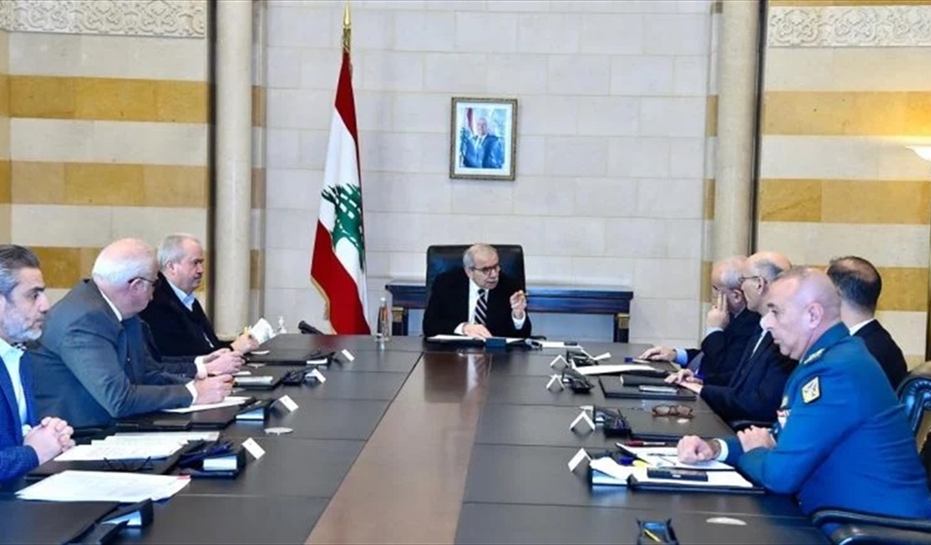 الحكومة تستنفر... قراراتٌ لتحييد المطار عن أي تهديد