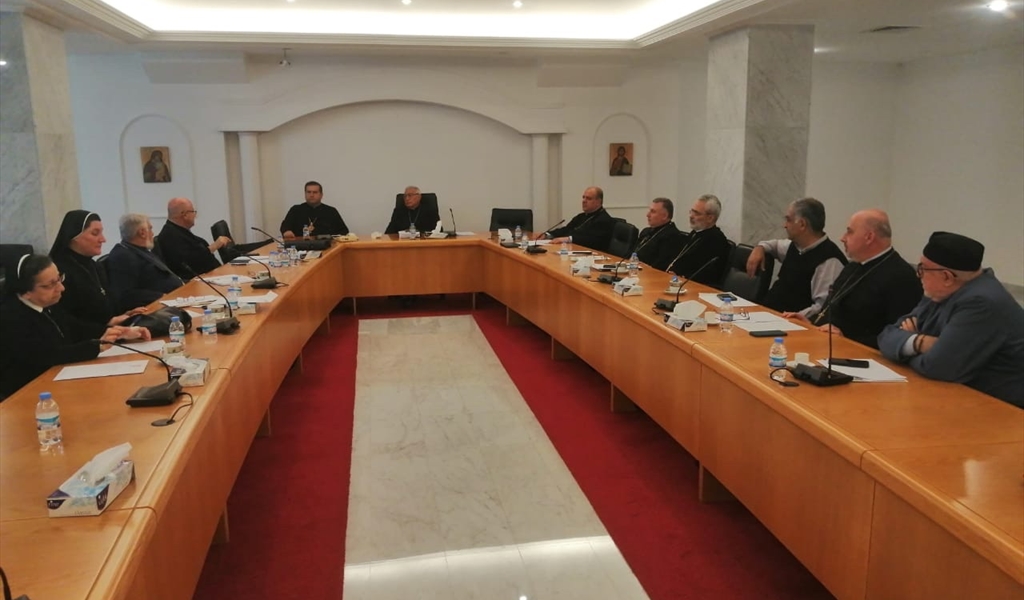 البطريرك العبسي مترئساً اجتماع المطارنة الكاثوليك