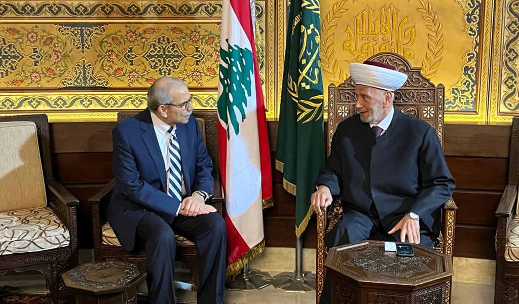 الرئيس سلام لدى زيارته المفتي دريان (محمود يوسف)