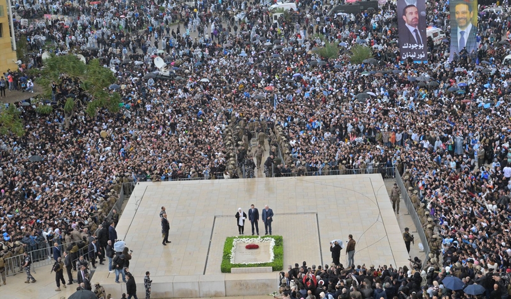 هل يعود الأزرق إلى الساحة السياسية؟