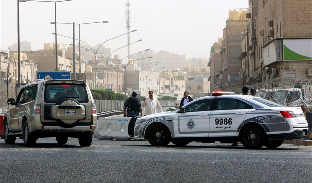 قرار بـ"منع" ارتداء النقاب أثناء القيادة في دولة خليجية... والداخلية توضح