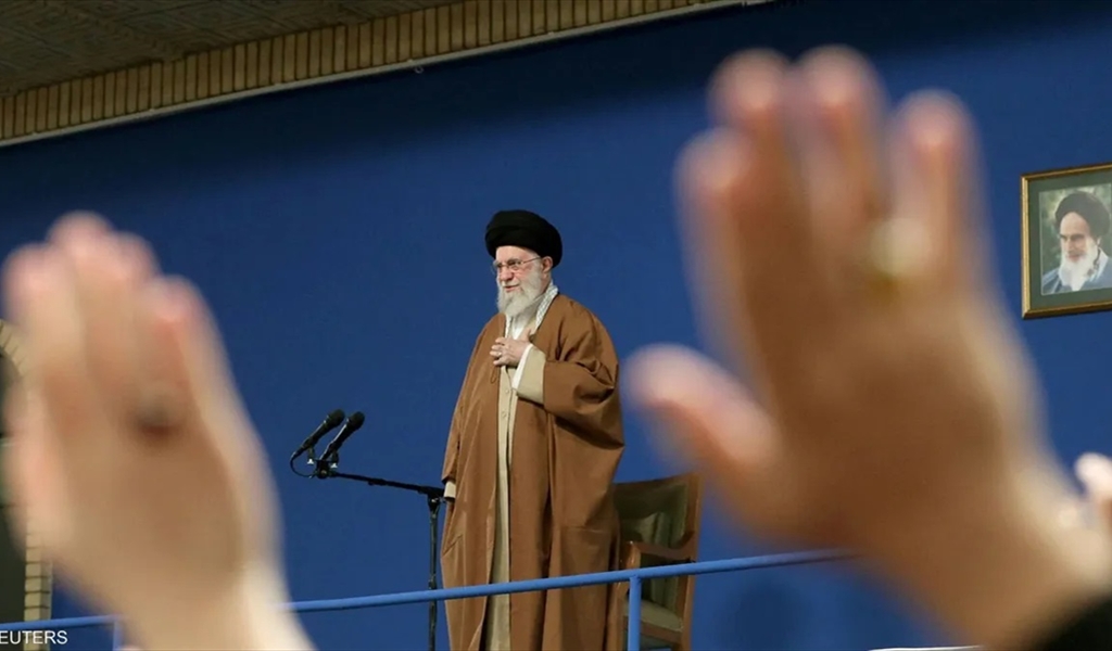 بعد تهديد ترامب.. خامنئي يحذر أميركا من "صفعة إيرانية"