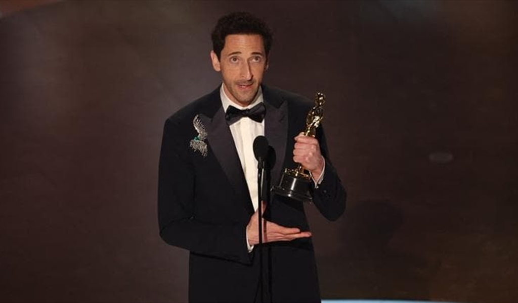 "علكة" الأوسكار تخطف الأضواء...!