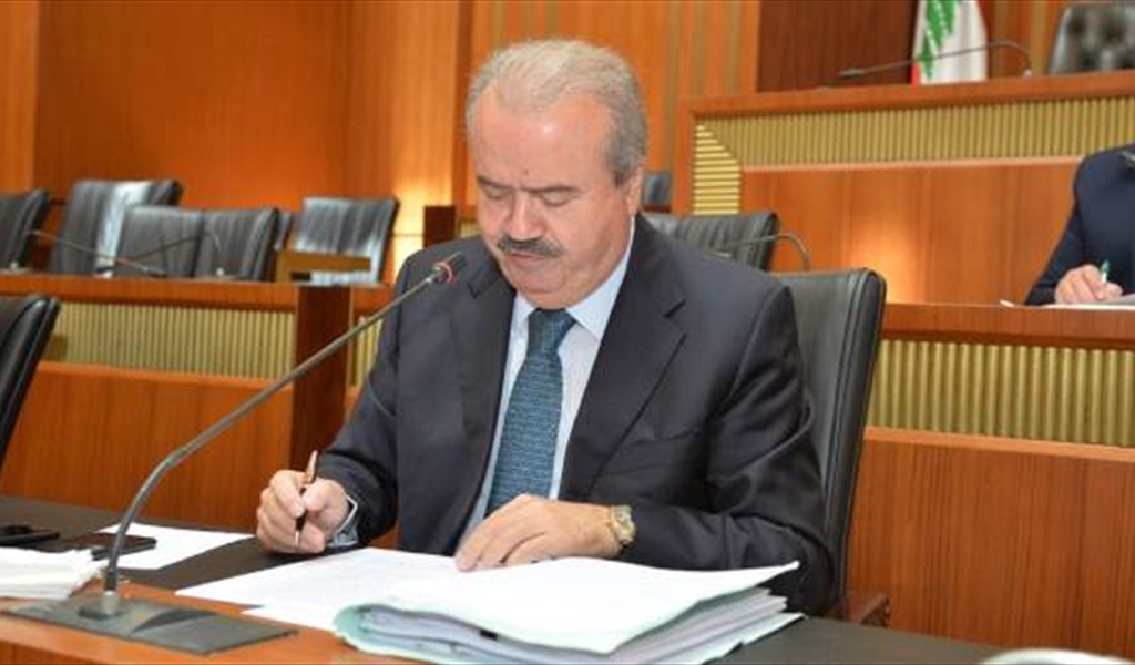 أهميّة توقيع الوزير المختصّ ووزير المالية على مقرّرات رئيس الجمهورية