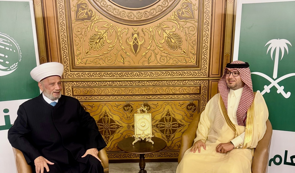 السفير بخاري لدى زيارته المفتي دريان