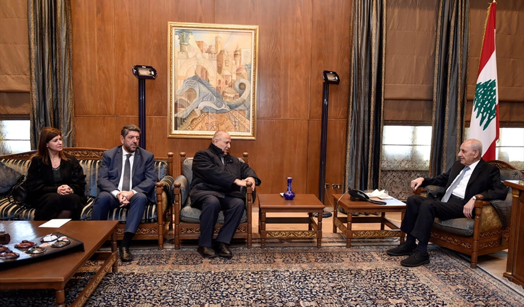 الرئيس بري مع الأب الدكاش والوفد