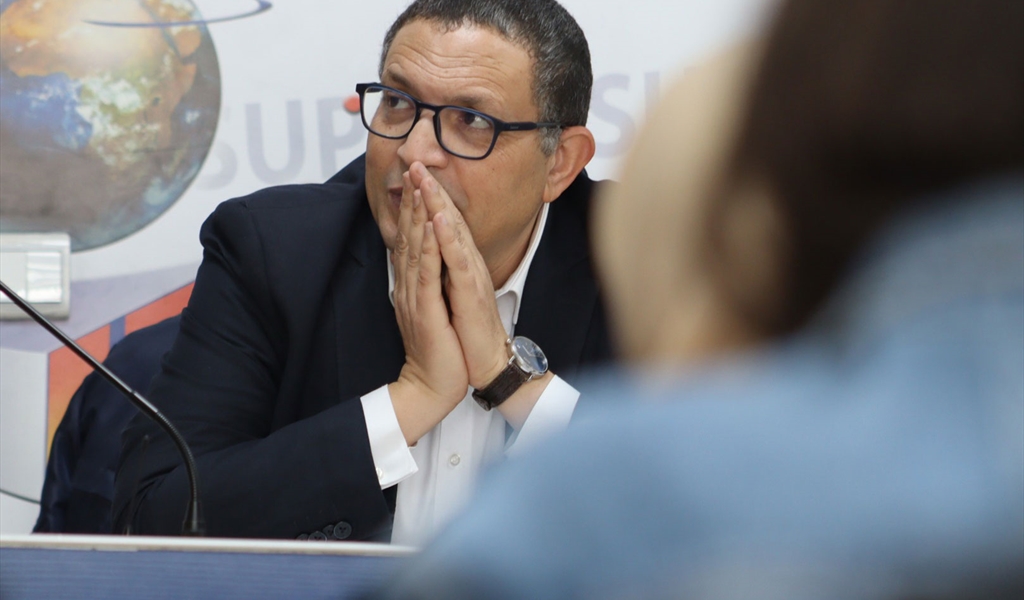 التفلْسف بوصفه اشتغالاً جسديّاً