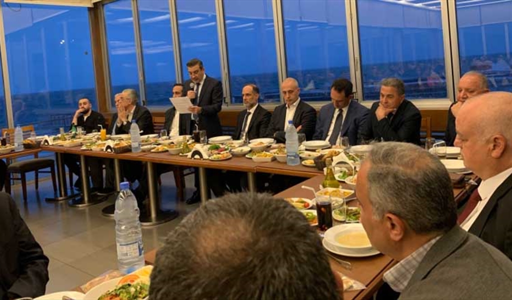 رسامني خلال افطار تكريمي