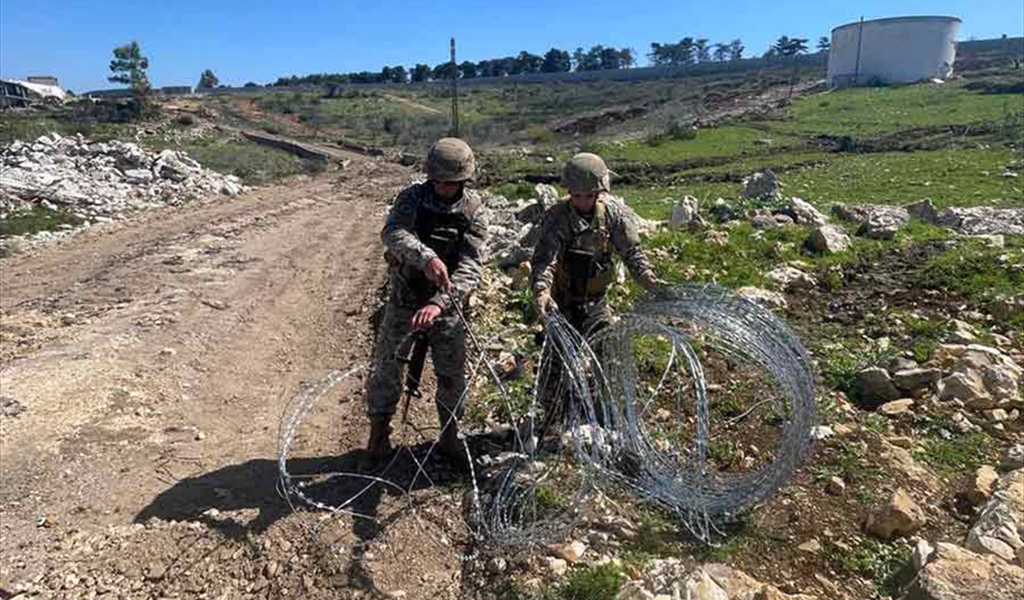 الجيش اللبناني ينزع الشريط الشائك في «خراج رميش» والذي وضعته إسرائيل