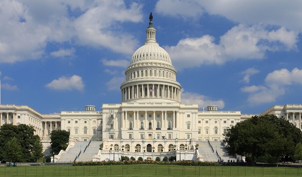 واشنطن تريد حاكماً ل"المركزي" لا يشكل جسر عبور ل"حزب الله"