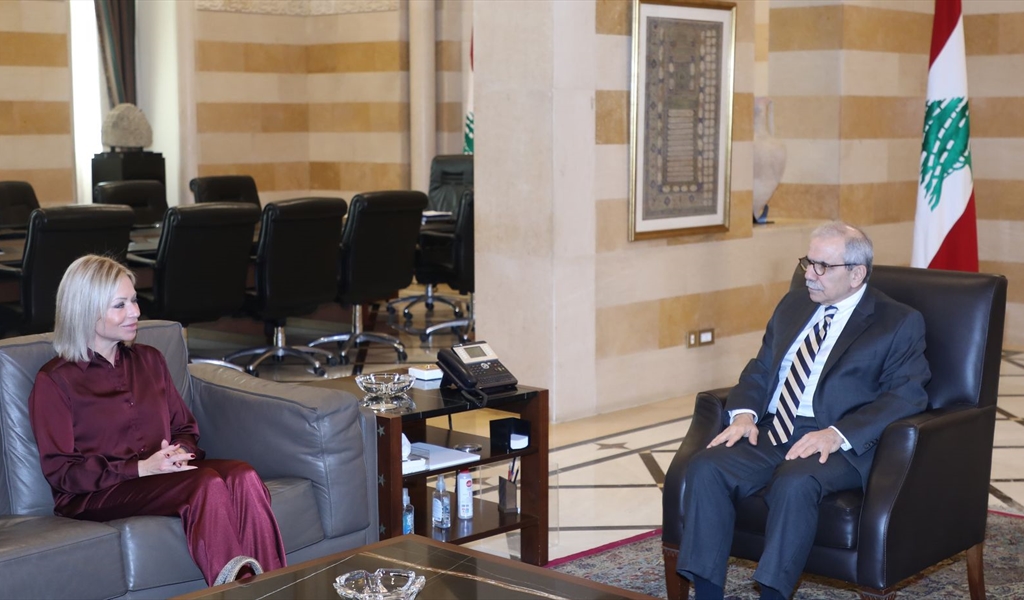 الرئيس سلام مجتمعاً مع بلاسخارت