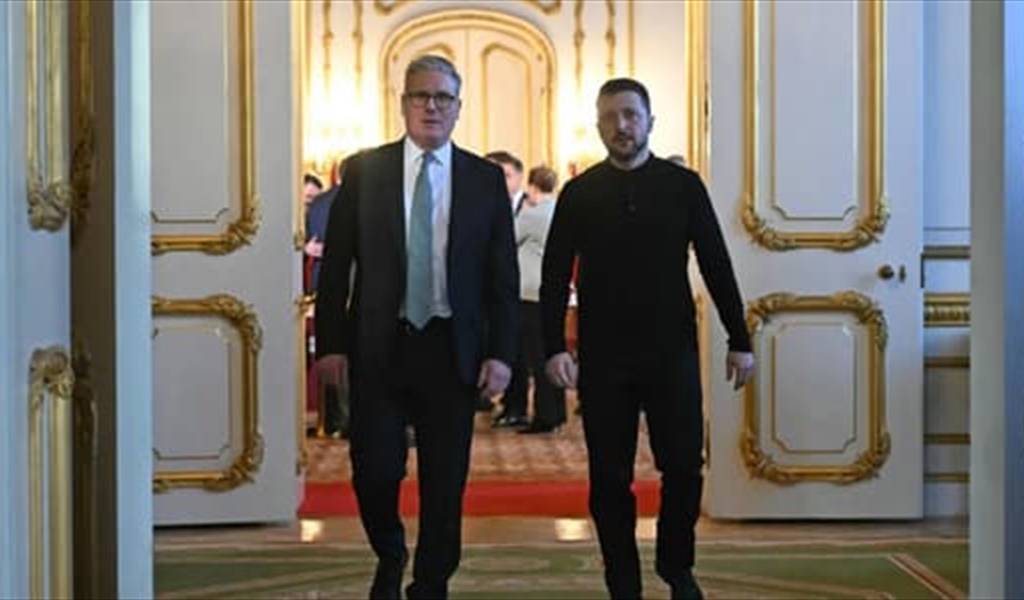 بريطانيا تدعم زيلينسكي بـ5000 صاروخ