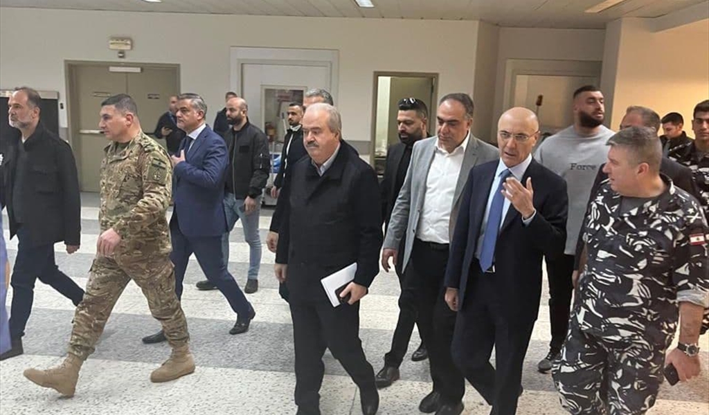 اجتماع وزاري في المطار يبحث في الاجراءات الامنية