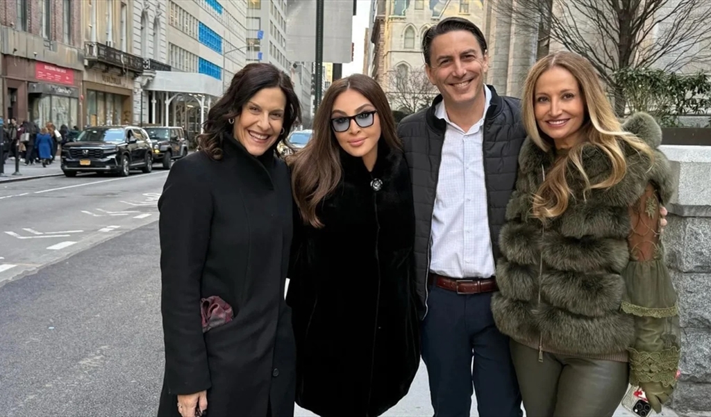 إليسا وهوكشتاين معاً في نيويورك