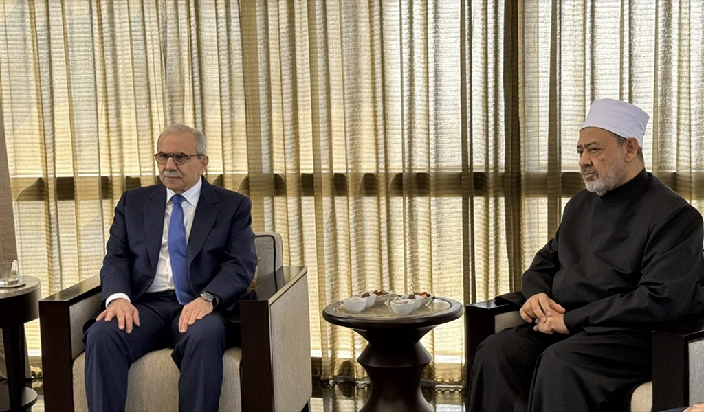 سلام يلتقي شيخ الأزهر وتشديد على أهمية مواجهة خطاب التطرف