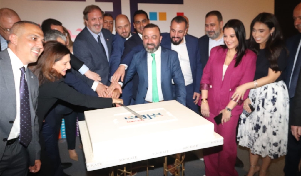 زيدان والأعضاء يقطعون قالب الحلوى بالمناسبة (محمود يوسف)