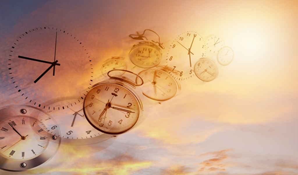 يطيرُ حمام العمر يطير!