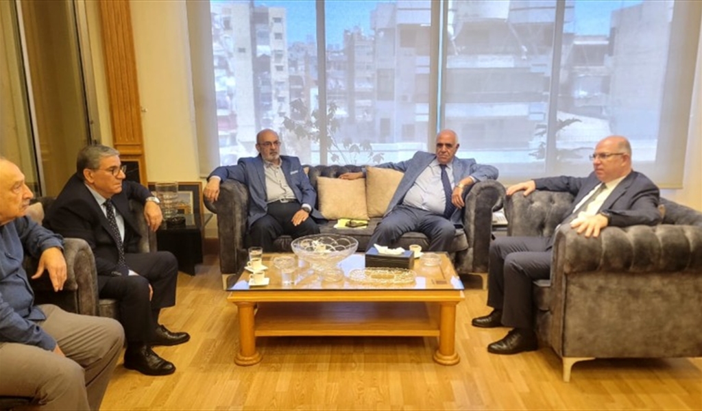 وزير العمل مستقبلاً النقيب القصيفي والوفد المرافق